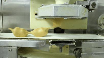 【走進工廠】全自動月餅生產線